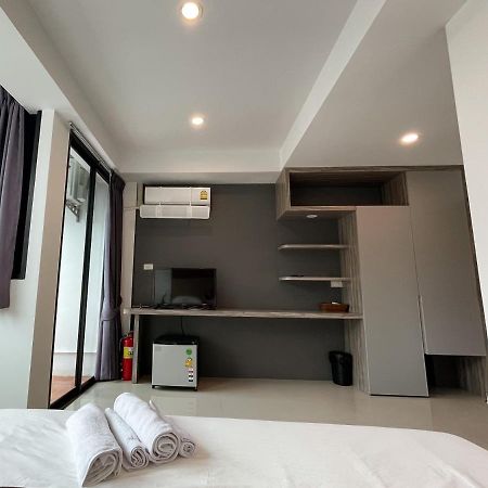 Hotel Kefir Phuket à Kamala Beach Extérieur photo