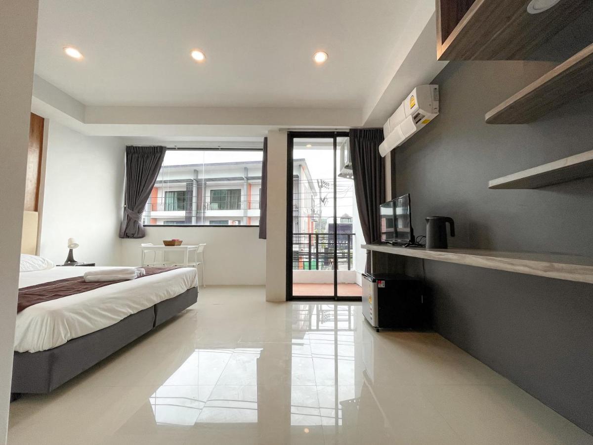 Hotel Kefir Phuket à Kamala Beach Extérieur photo