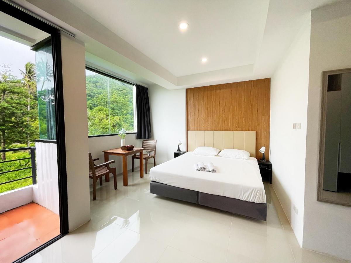 Hotel Kefir Phuket à Kamala Beach Extérieur photo