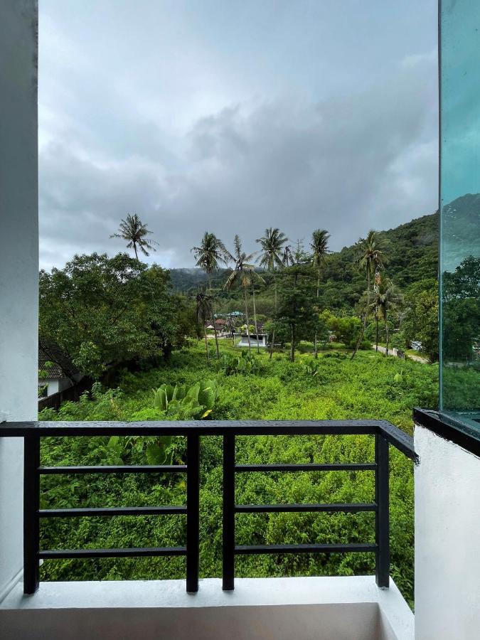 Hotel Kefir Phuket à Kamala Beach Extérieur photo